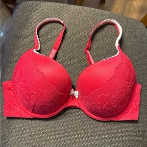 Victoria's Secret Body By Victoria Padded Perfect Coverage Bra size 34D RN 54867